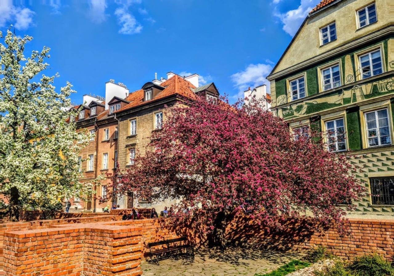 Atmospheric Next To Old Town Square By Renters Apartment