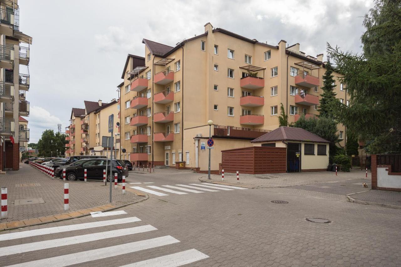 Metro Kabaty Elegant Apartment Warsaw