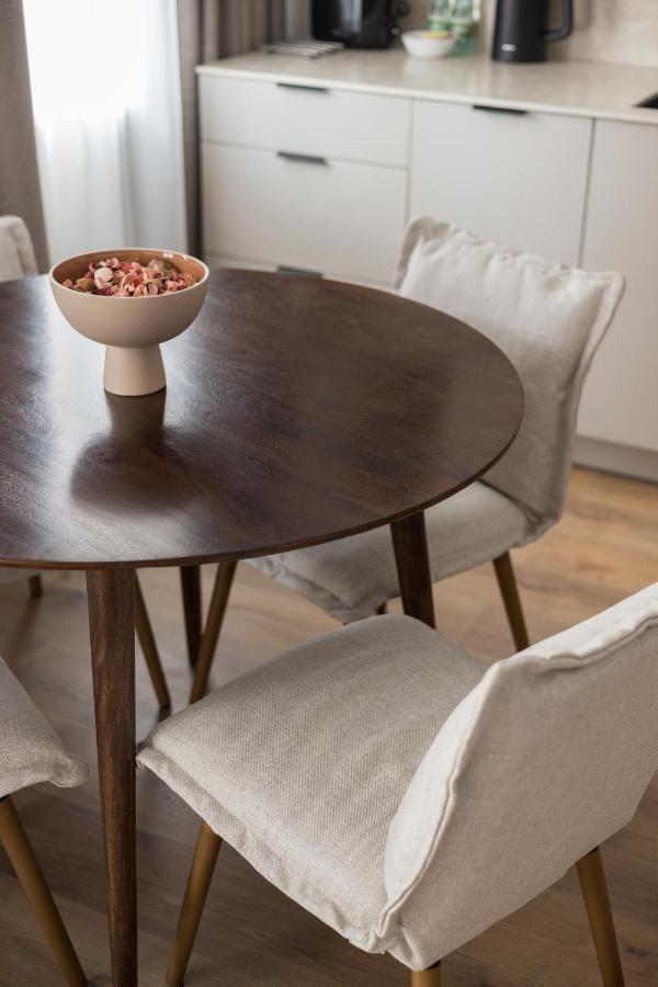 Metro Kabaty Elegant Apartment Warsaw
