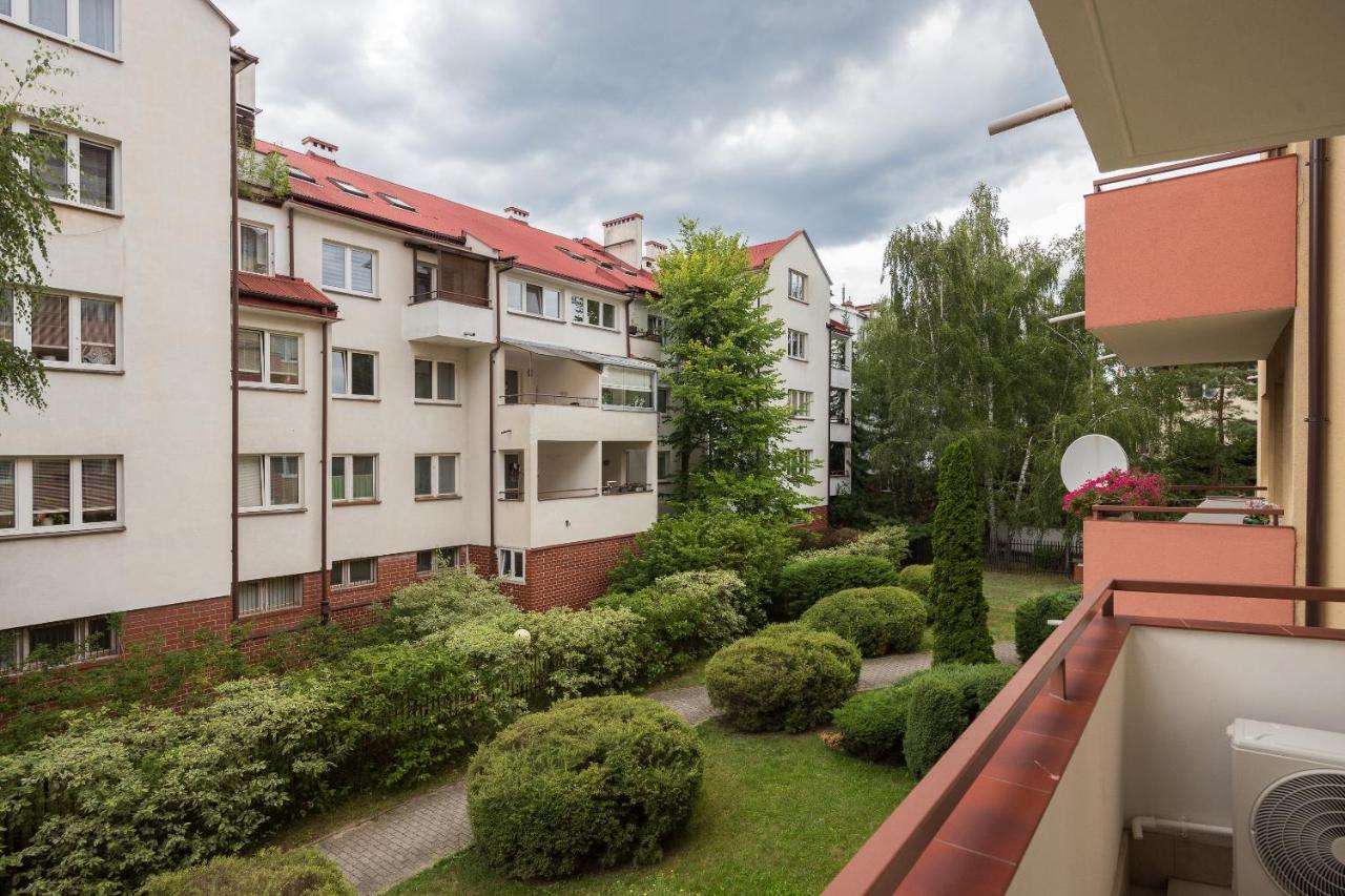 Apartment Metro Kabaty Elegant Warsaw