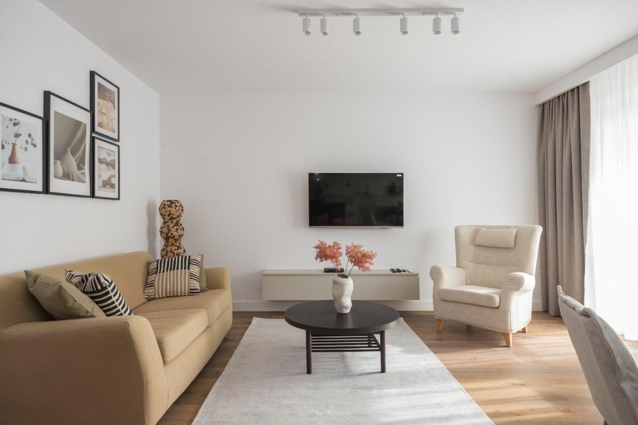 Metro Kabaty Elegant Apartment
