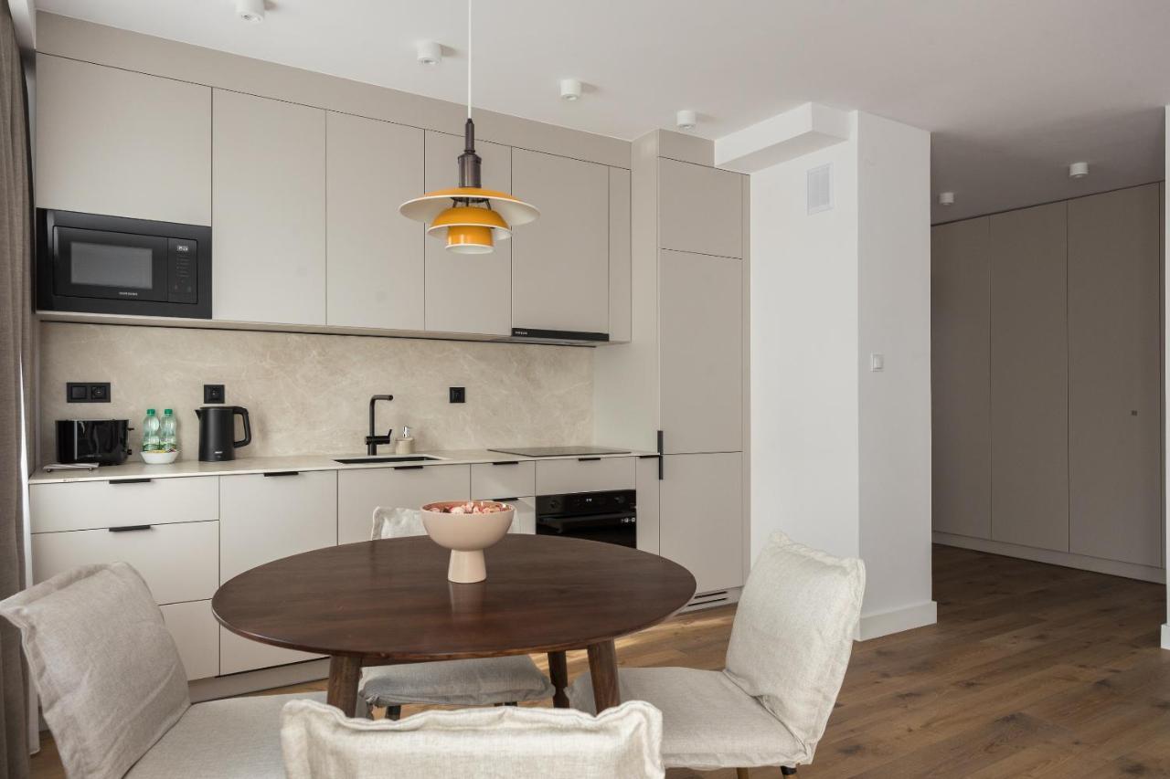 Metro Kabaty Elegant Apartment *