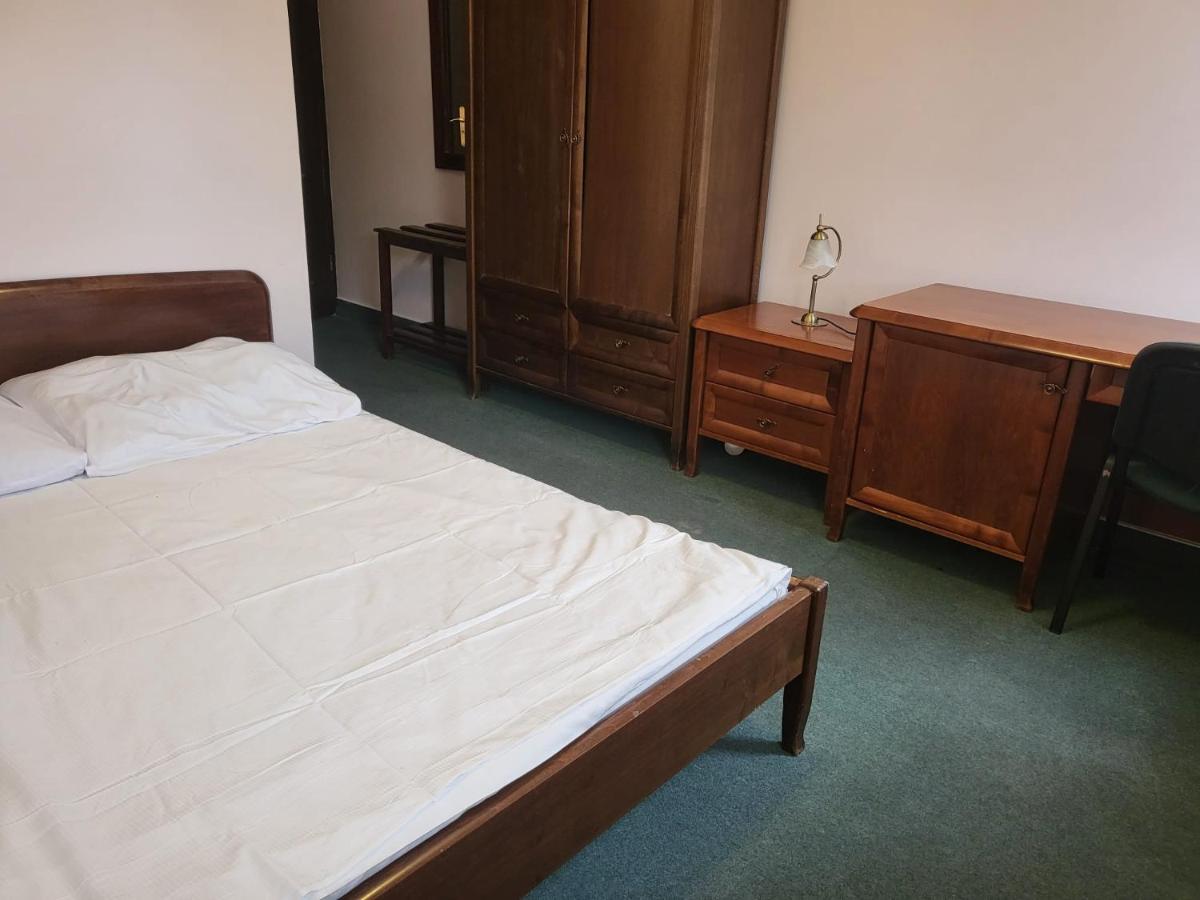 Hostel Bialoleka - Darmowy Parking, Szybkie Wifi!