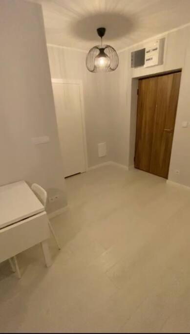 New 1 Bed With Balcony, Local Amenities Warsaw
