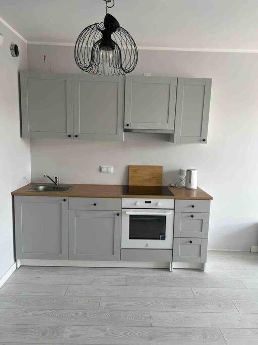 New 1 Bed With Balcony, Local Amenities Apartment Warsaw