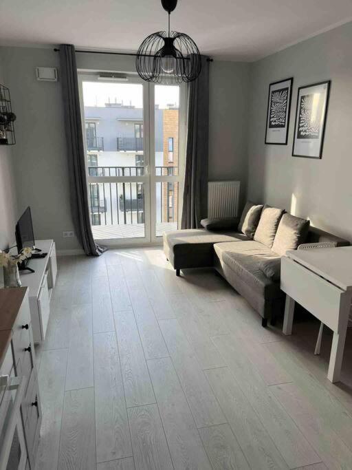 New 1 Bed With Balcony, Local Amenities Apartment