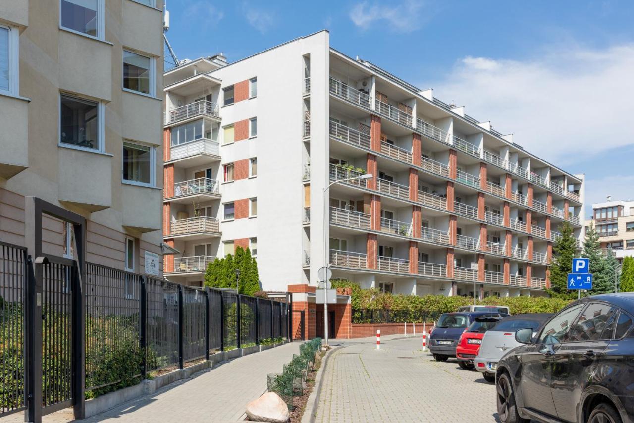 Fort Bema With Parking By Renters Apartment