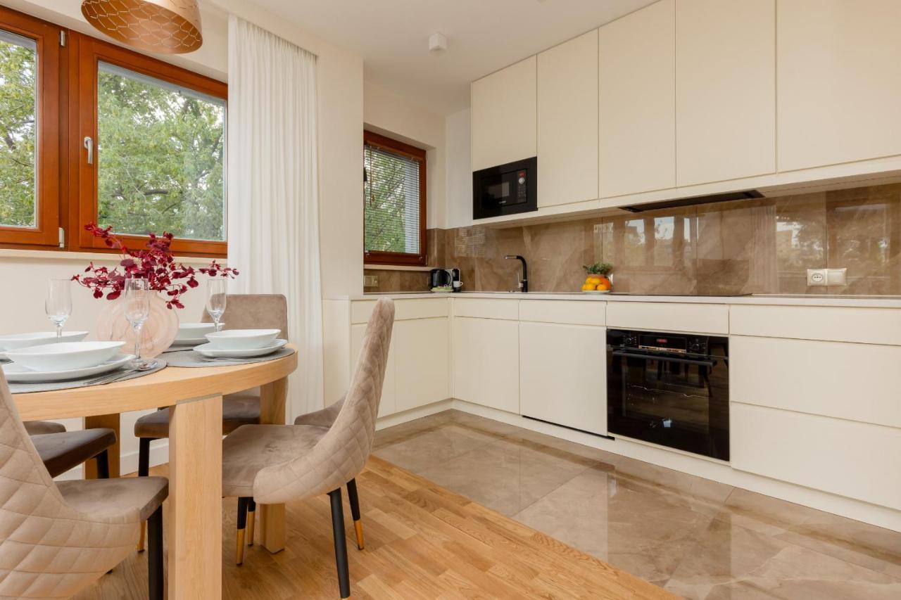 Apartment Deluxe Wronia 45 With Ac, Parking & Balcony By Renters Prestige *