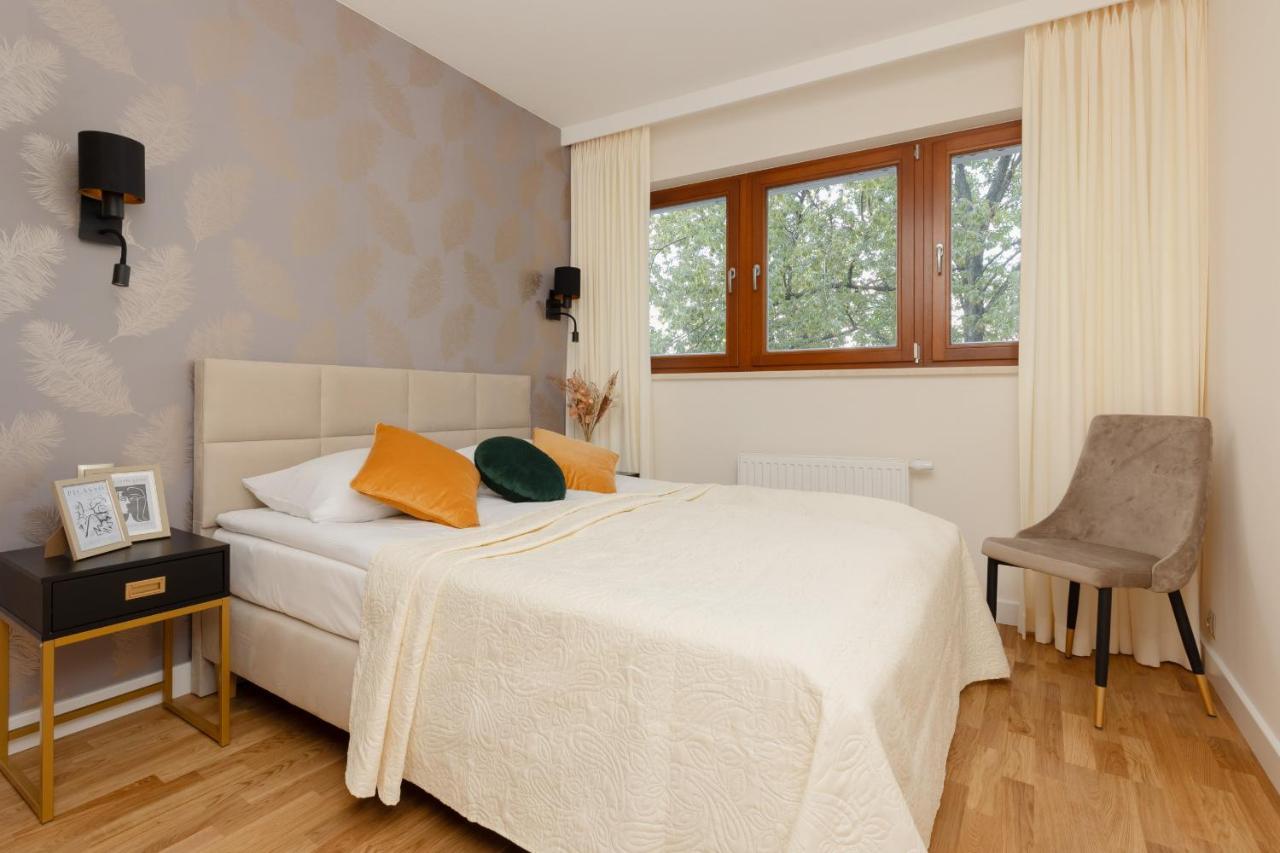 Apartment Deluxe Wronia 45 With Ac, Parking & Balcony By Renters Prestige Warsaw