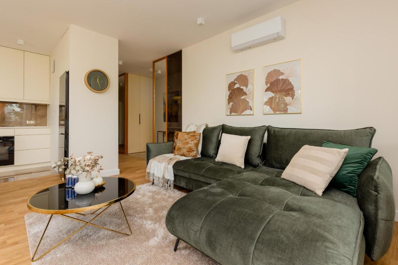 Deluxe Wronia 45 With Ac, Parking & Balcony By Renters Prestige Apartment Warsaw
