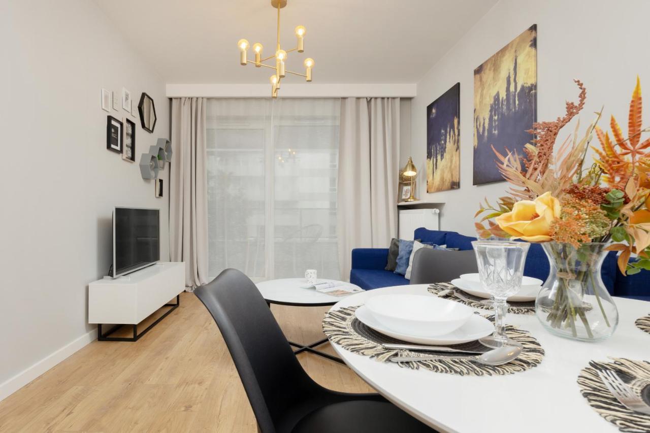 Modern With Balcony Mokotow Business Centre By Renters Apartament