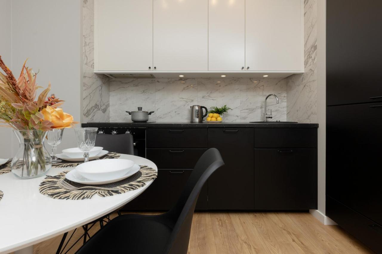Modern With Balcony Mokotow Business Centre By Renters Apartament