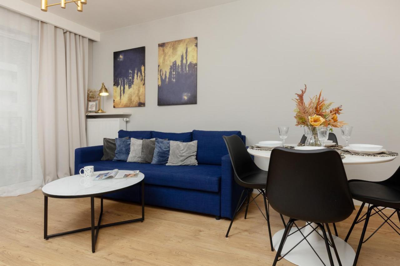 Modern With Balcony Mokotow Business Centre By Renters Apartament