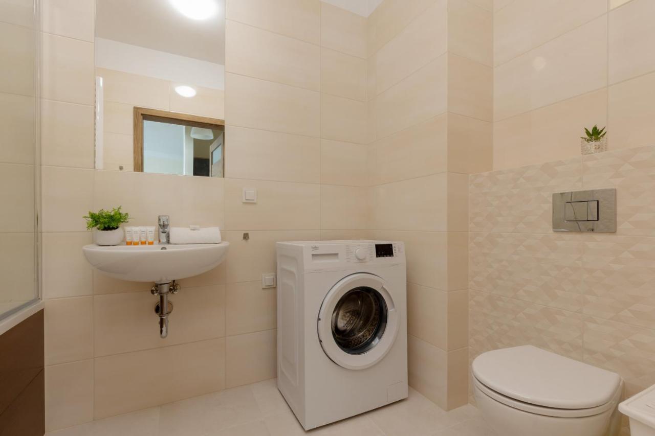 Apartament Cosy Bialej Floty With Parking By Renters *