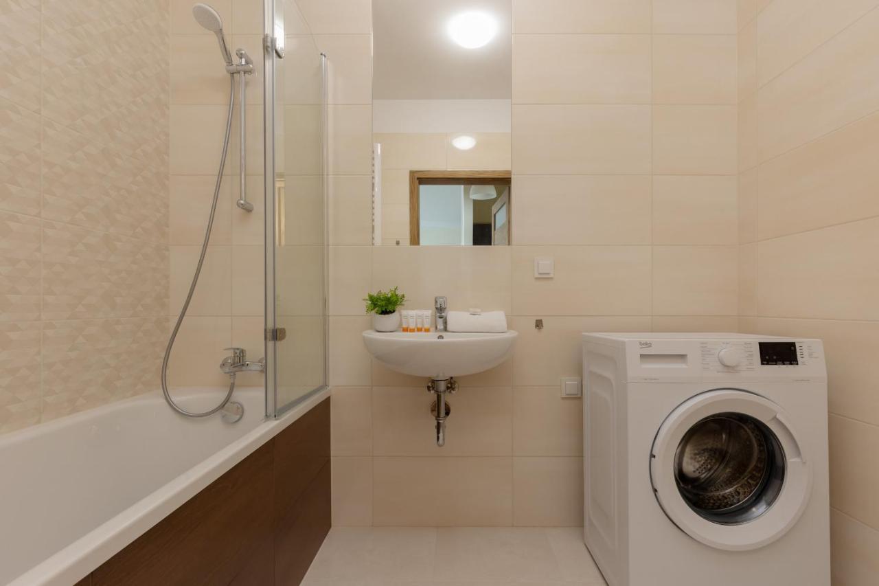 Cosy Bialej Floty With Parking By Renters Apartament Warszawa
