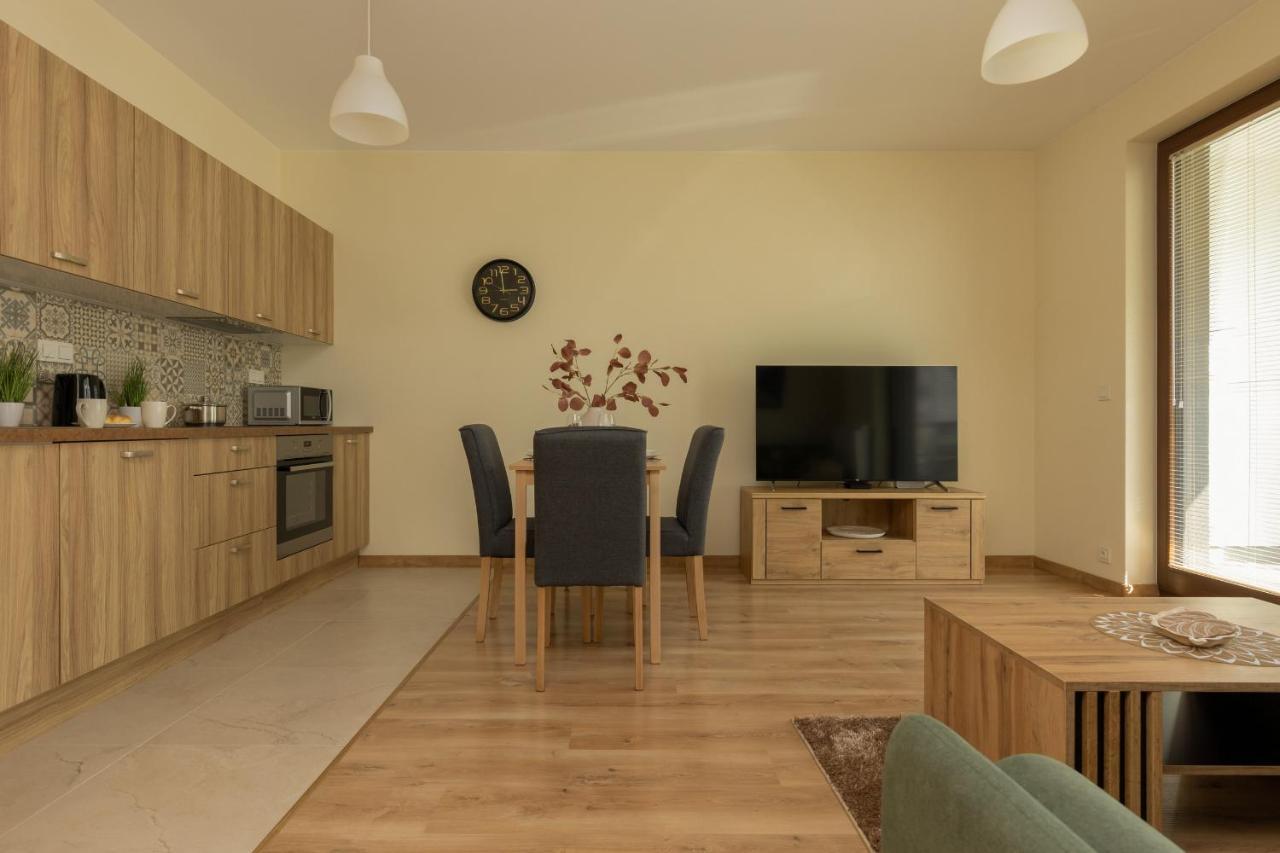 Cosy Bialej Floty With Parking By Renters Warszawa