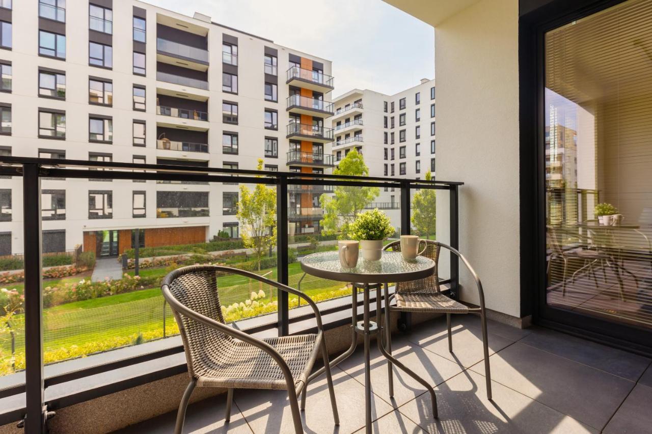 Cosy Bialej Floty With Parking By Renters Warsaw