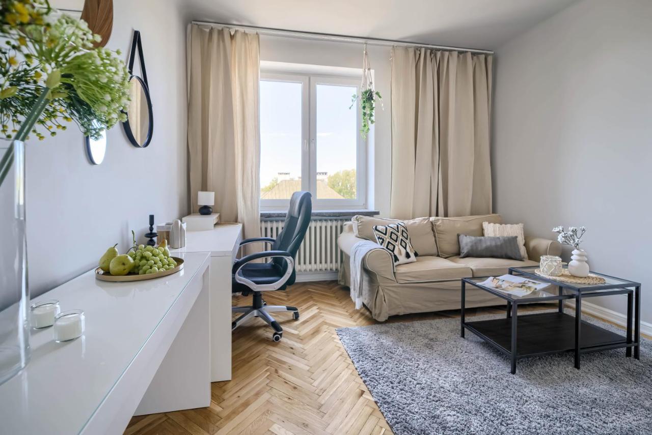 Apartment Corolla Solidarnosci 147 Warsaw