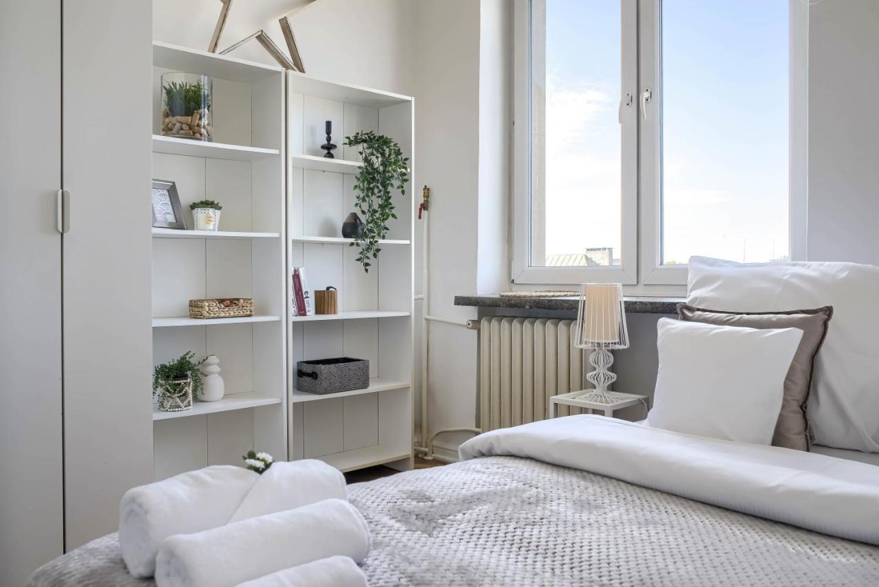 Apartment Corolla Solidarnosci 147 Warsaw