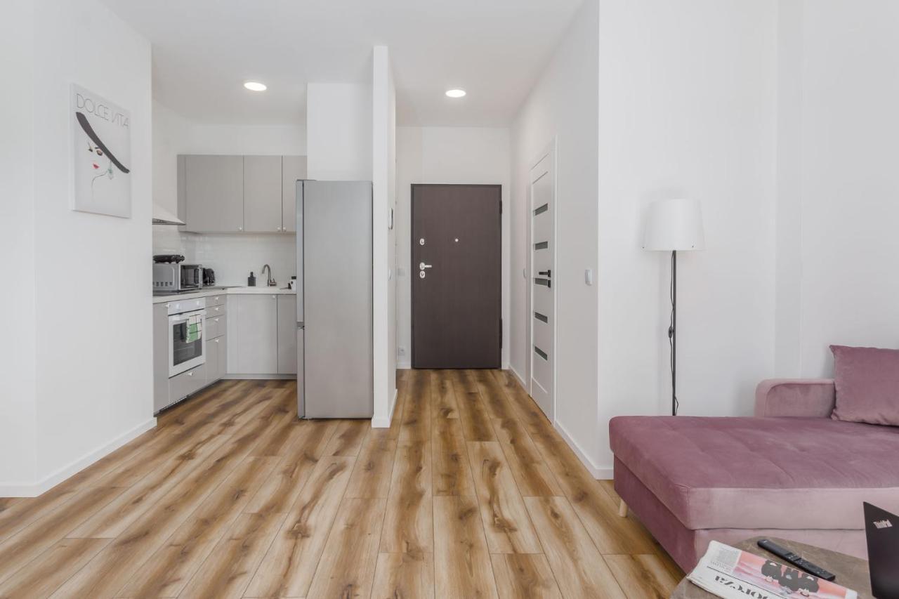Enjoy! Mokotow Konstruktorska Apartment