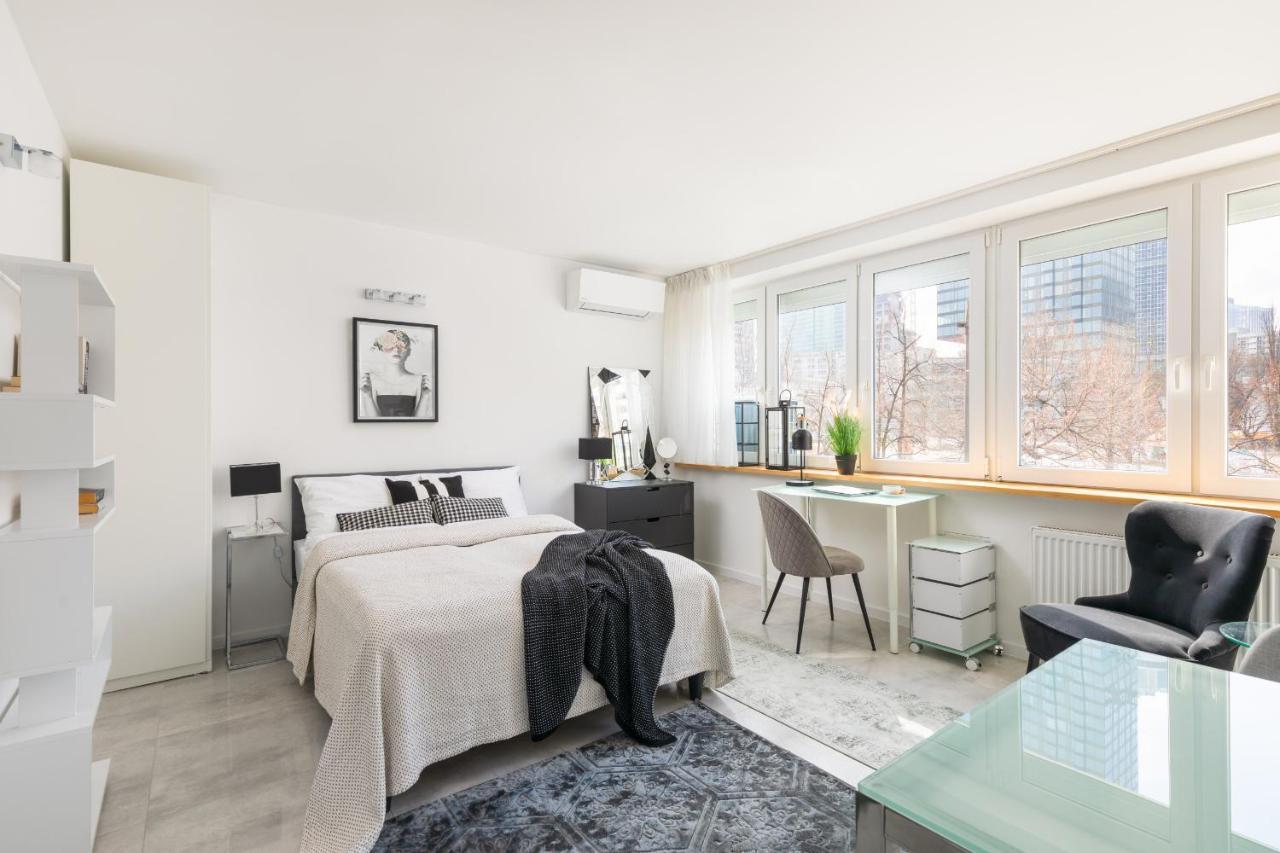 Plac Grzybowski Studio Near Metro Swietokrzyska By Renters Căn hộ Warsaw