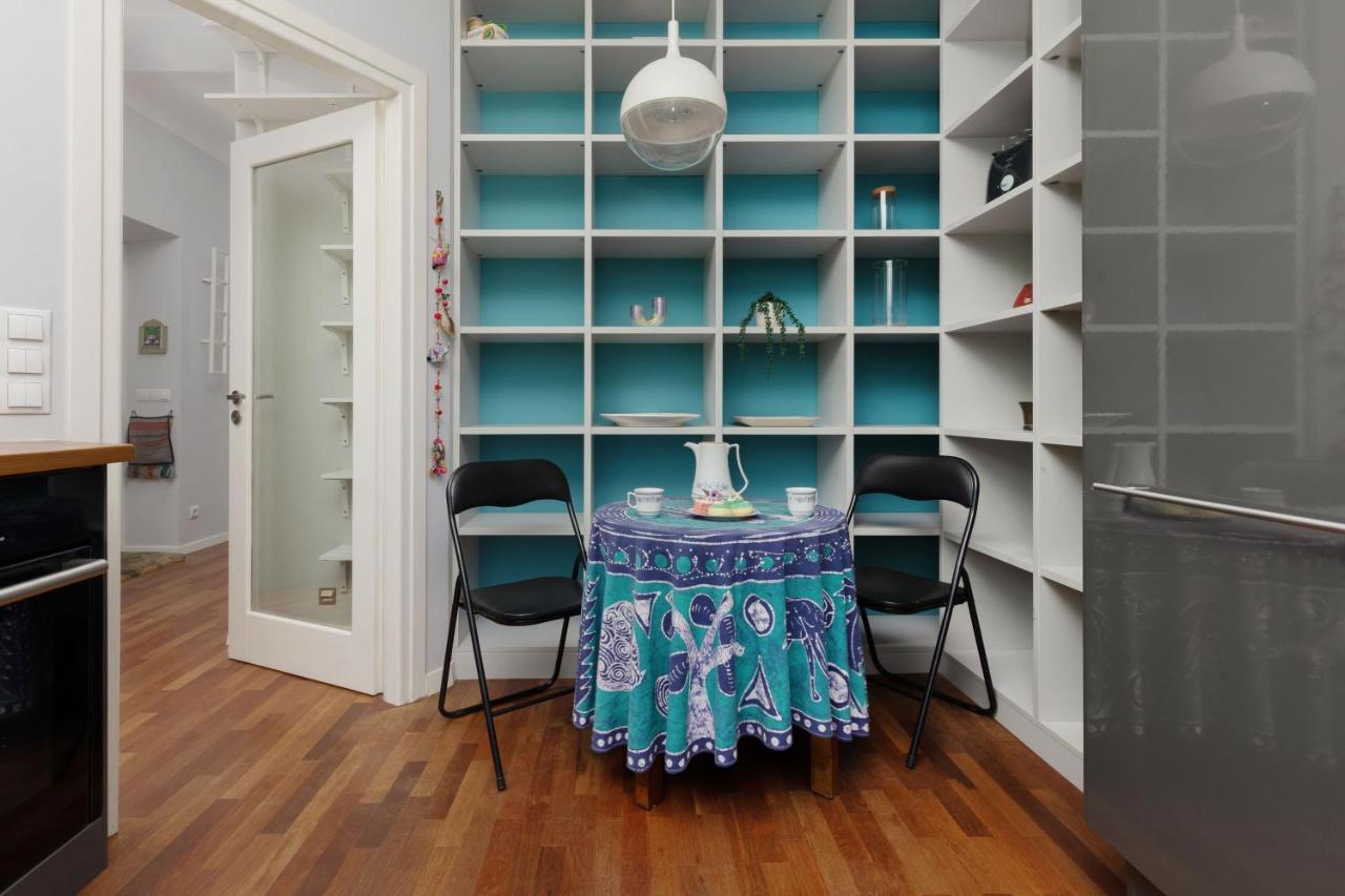 Comfy Centre By Renters Apartament *