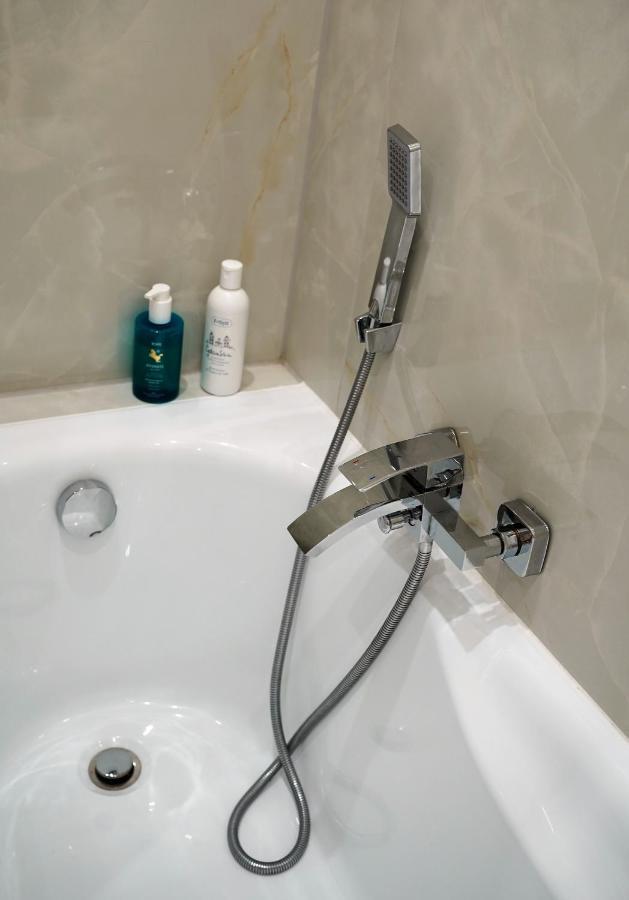 With Small Tub Apartment