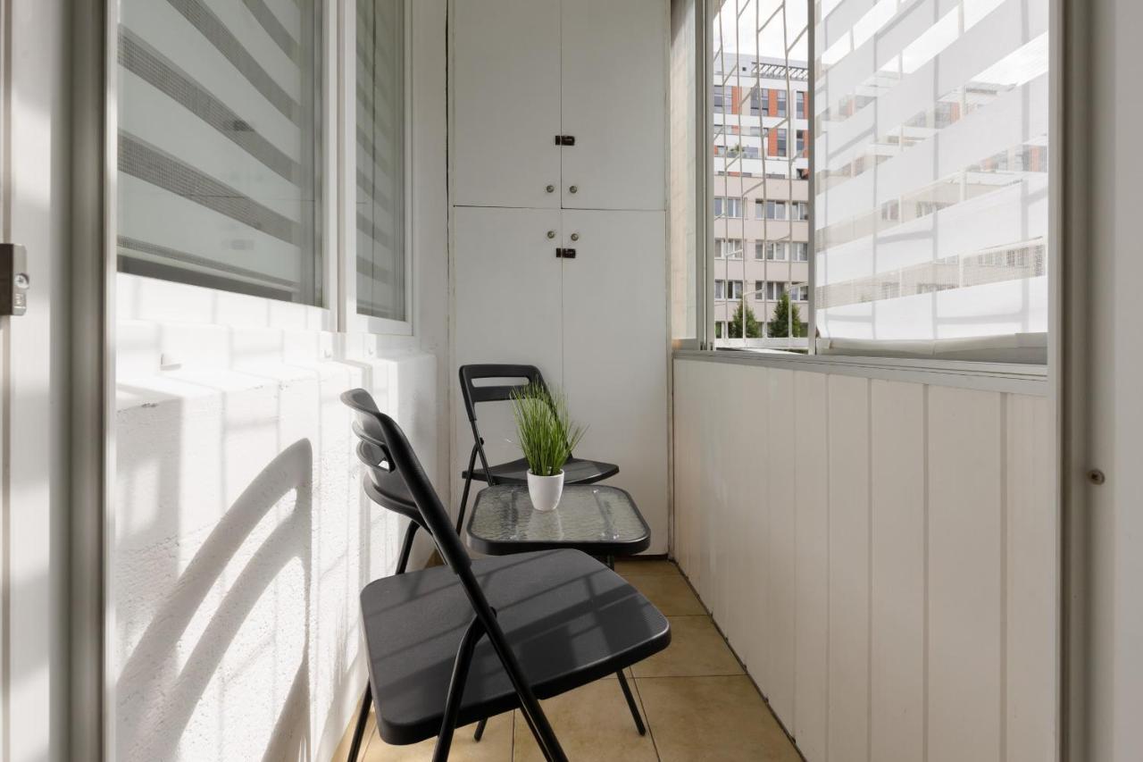 Heart Of Zielna By Renters Apartment *