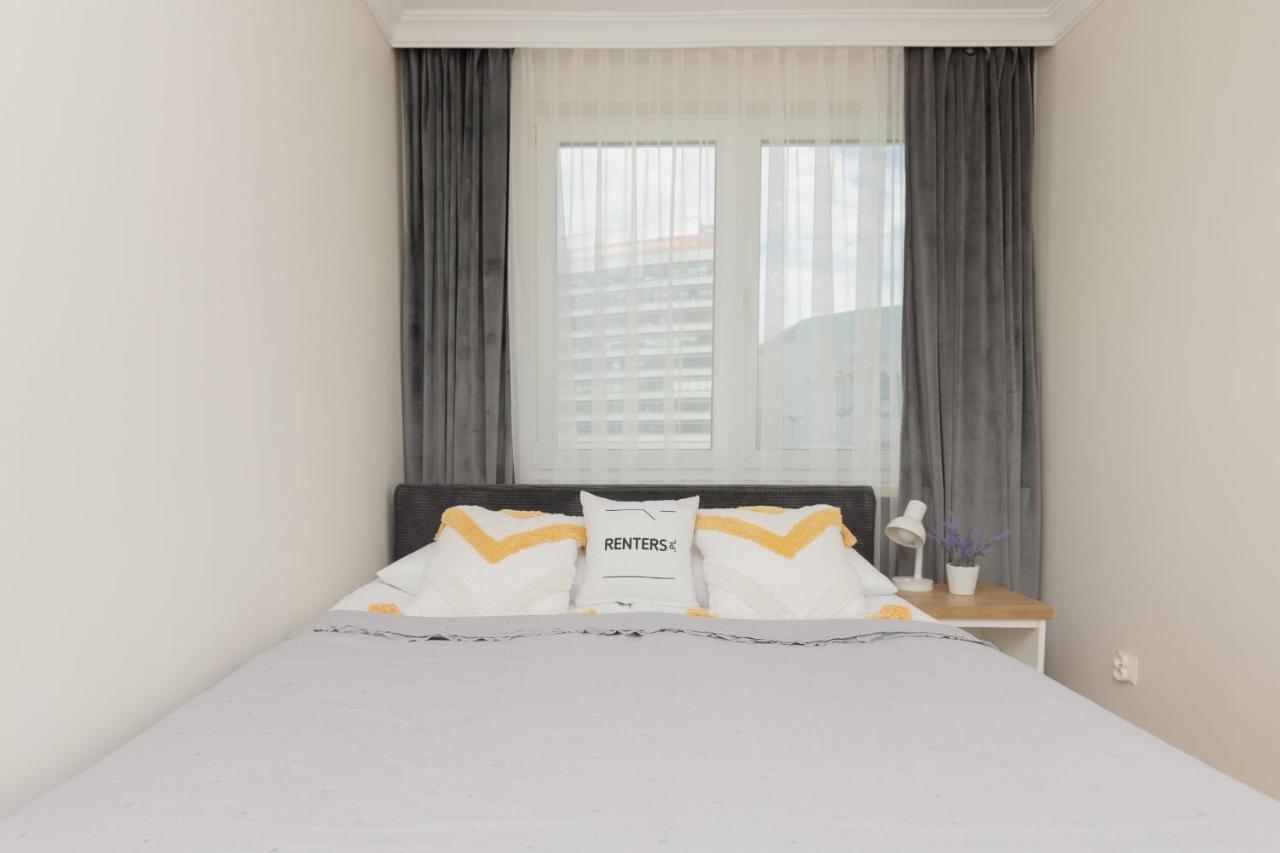 With View Of The Centre Zlota By Renters