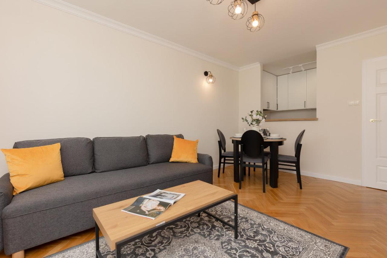 With View Of The Centre Zlota By Renters * Warszawa