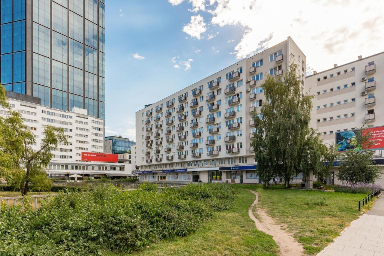With View Of The Centre Zlota By Renters Warszawa