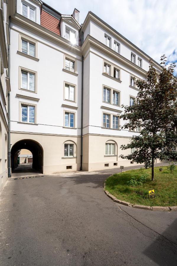 Apartment Metro Wilenski #4 *