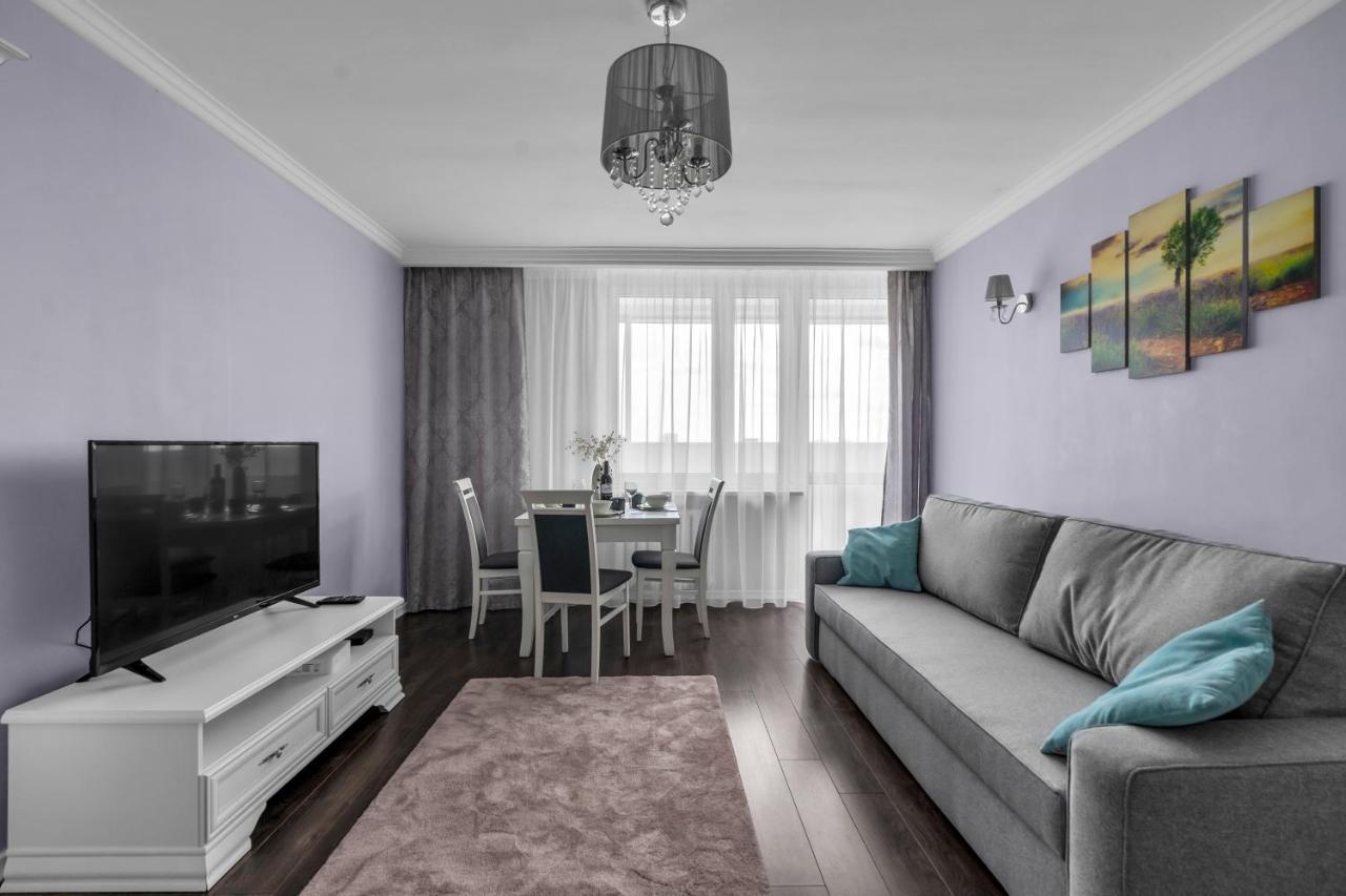 Apartament Praga Views - 17th Floor With Balcony - By Rentujemy Warszawa
