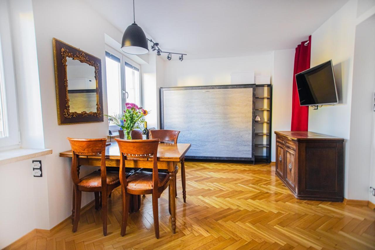 Apartment Charming Next To Lazienki Park And Center Warsaw