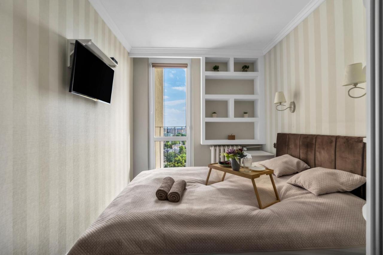 Apartament Praga Views - 17th Floor With Balcony - By Rentujemy Warszawa