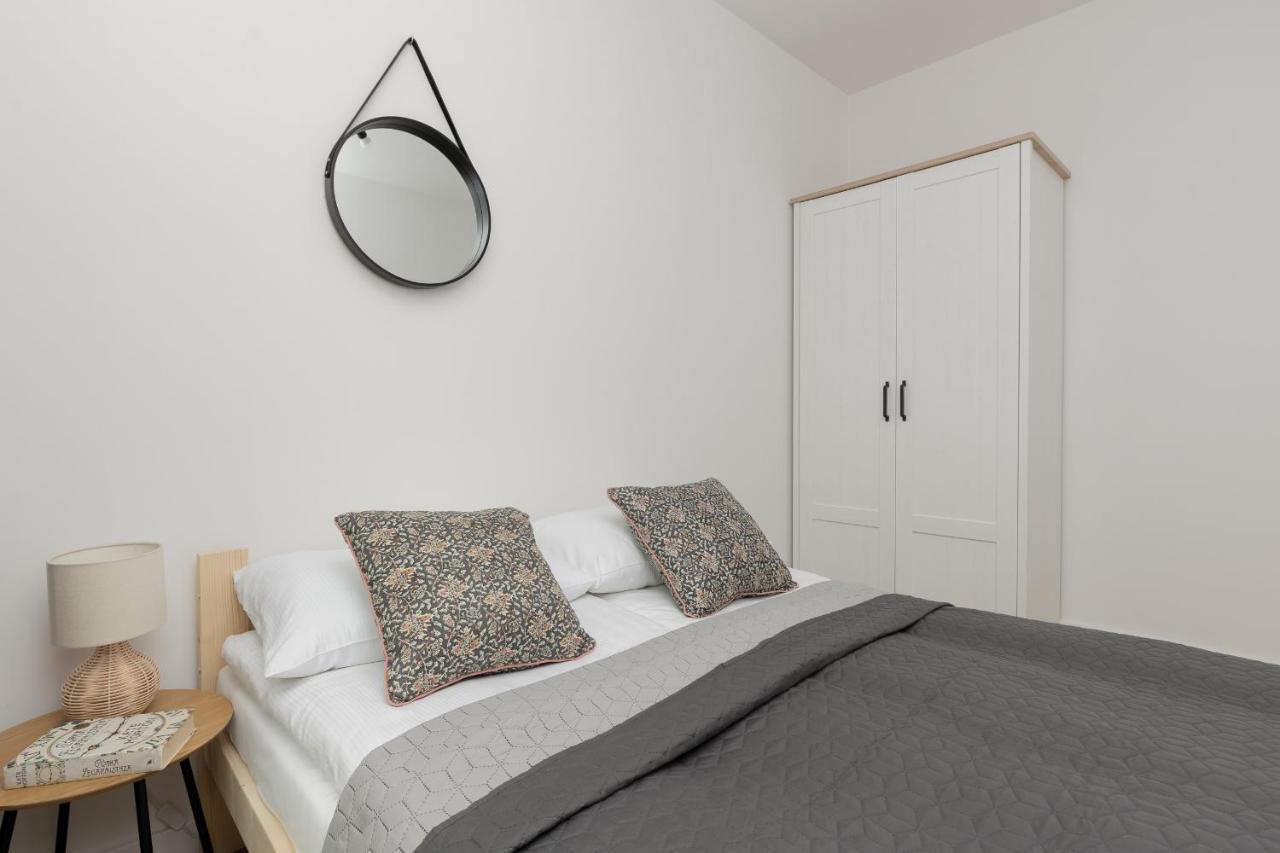 Apartment Business Center Sluzewiec With Parking By Renters