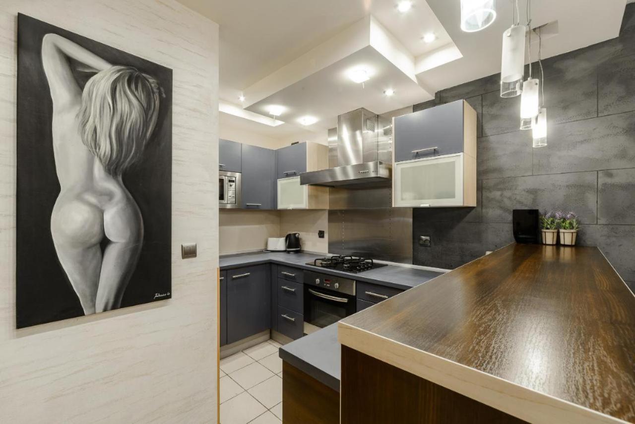 Apartament With Gym And Sauna In Warszawa