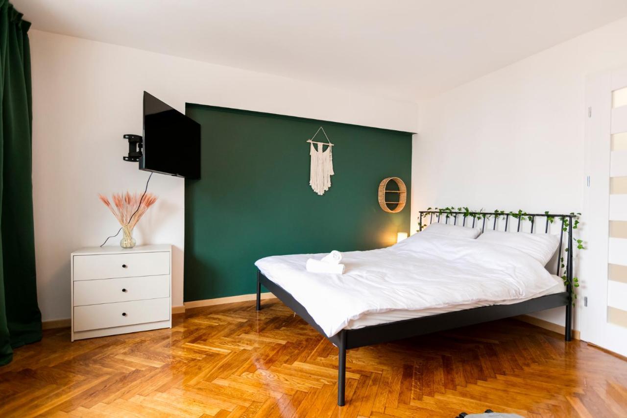 Chmielna - 250m Od Zlotych Tarasow, 350m Od Dworca Centralnego - Wifi - Smart Tv 55 Cali - Better * Warsaw