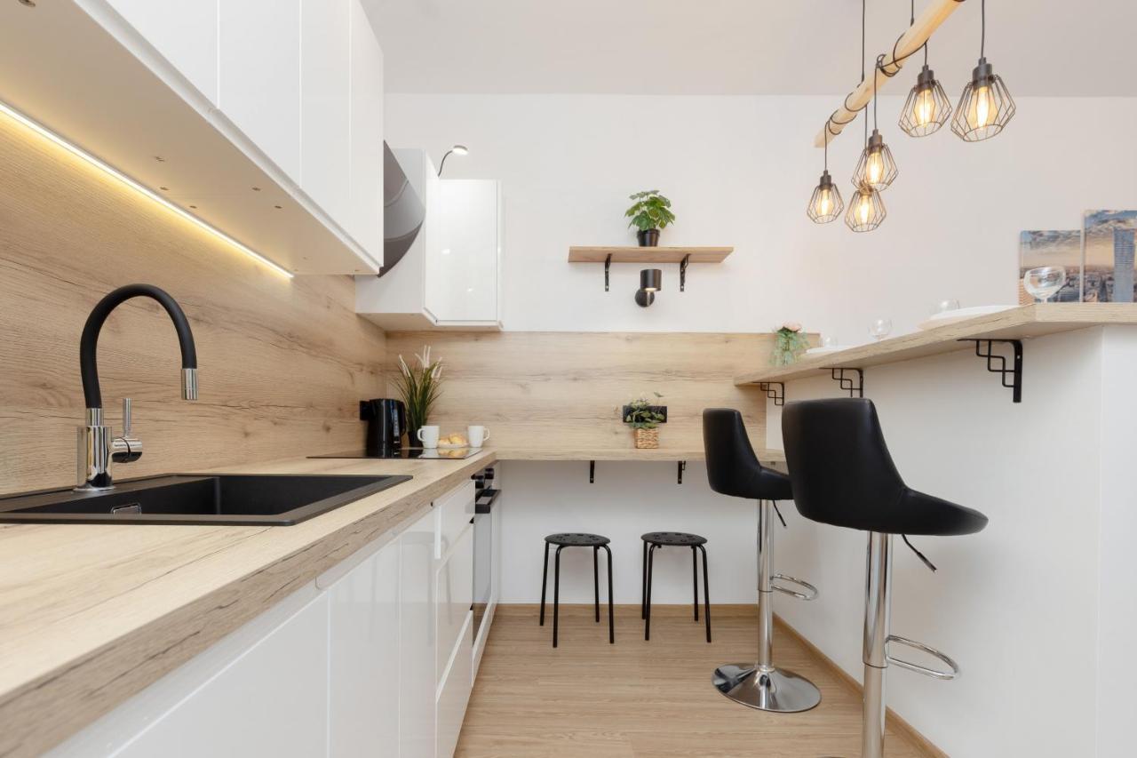 Roomy Oczapowskiego In Bielany By Renters Warsaw