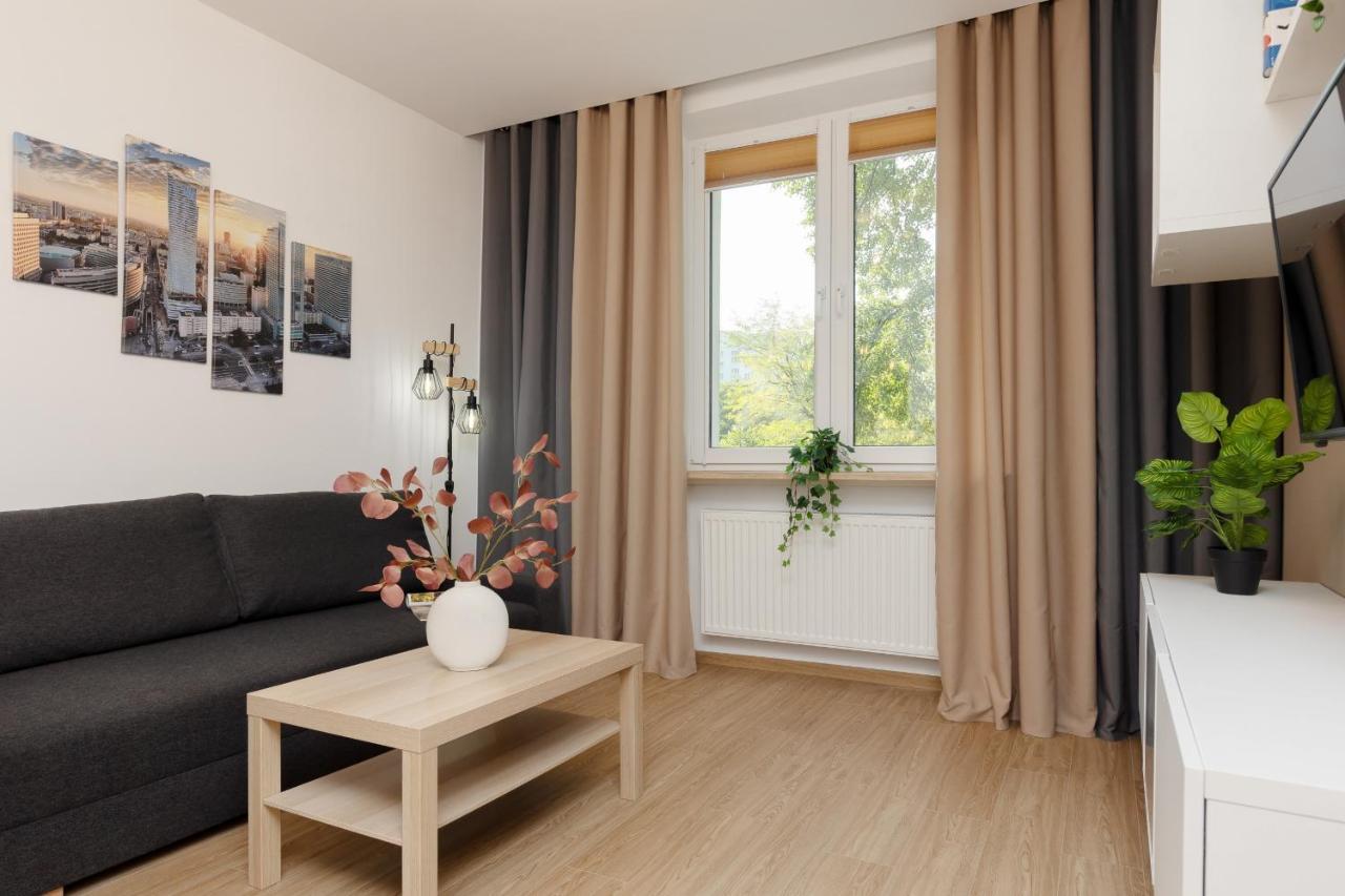 Apartment Roomy Oczapowskiego In Bielany By Renters *