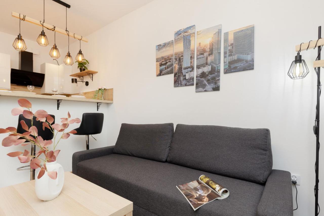 Roomy Oczapowskiego In Bielany By Renters Apartment