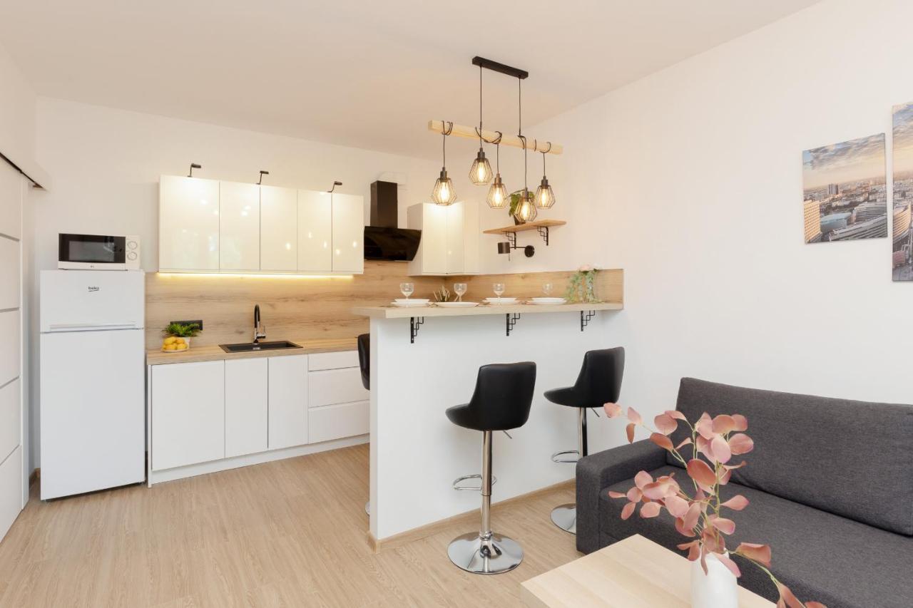Roomy Oczapowskiego In Bielany By Renters *