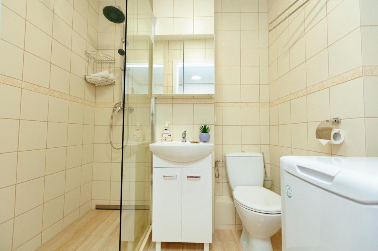 Chmielna - 250m Od Zlotych Tarasow, 350m Od Dworca Centralnego - Wifi - Smart Tv 55 Cali - Better