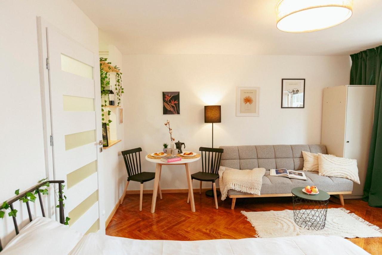 Chmielna - 250m Od Zlotych Tarasow, 350m Od Dworca Centralnego - Wifi - Smart Tv 55 Cali - Better Căn hộ Warsaw