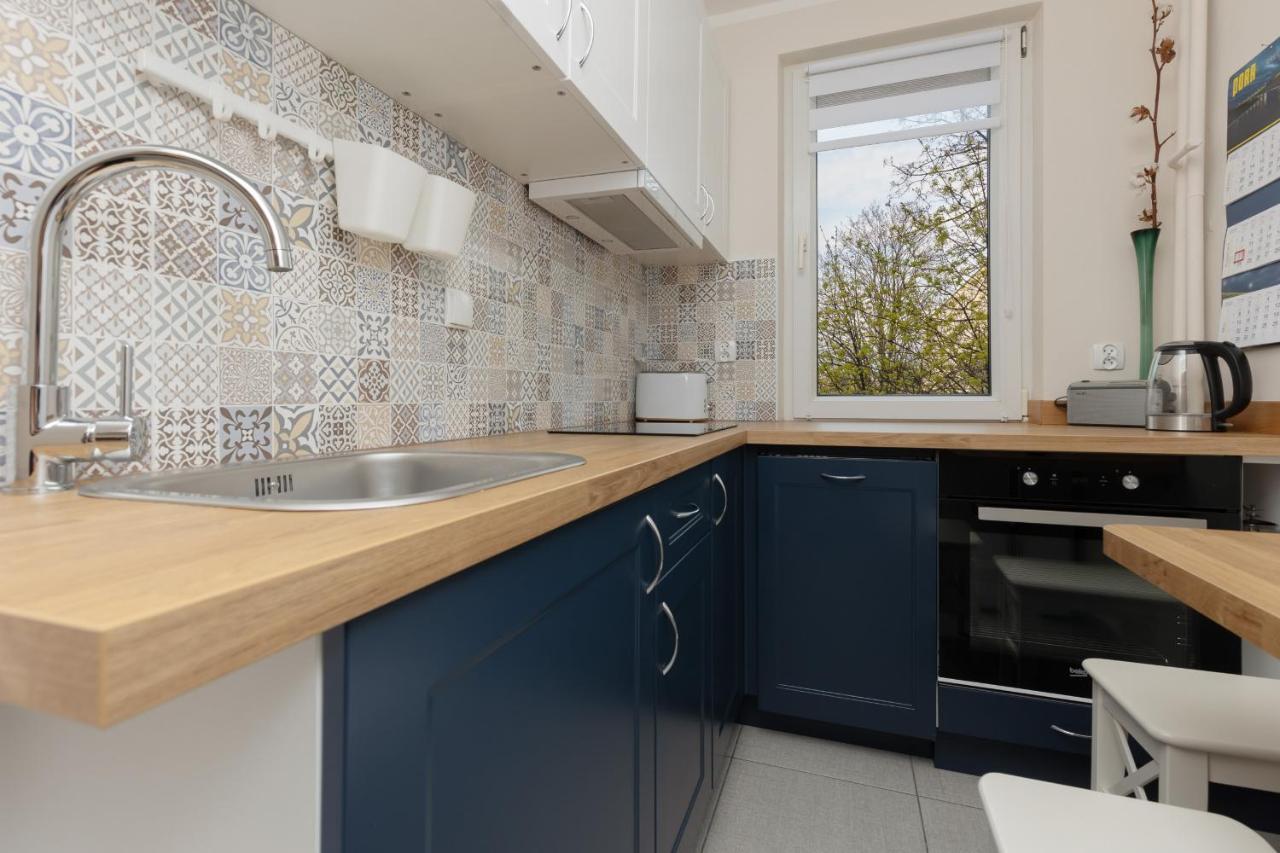Apartment Dickens St By Renters