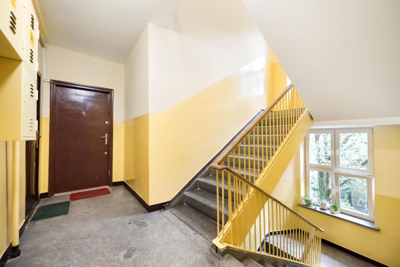 Metro Ratusz Arsenal Modern Studio Apartment Warsaw
