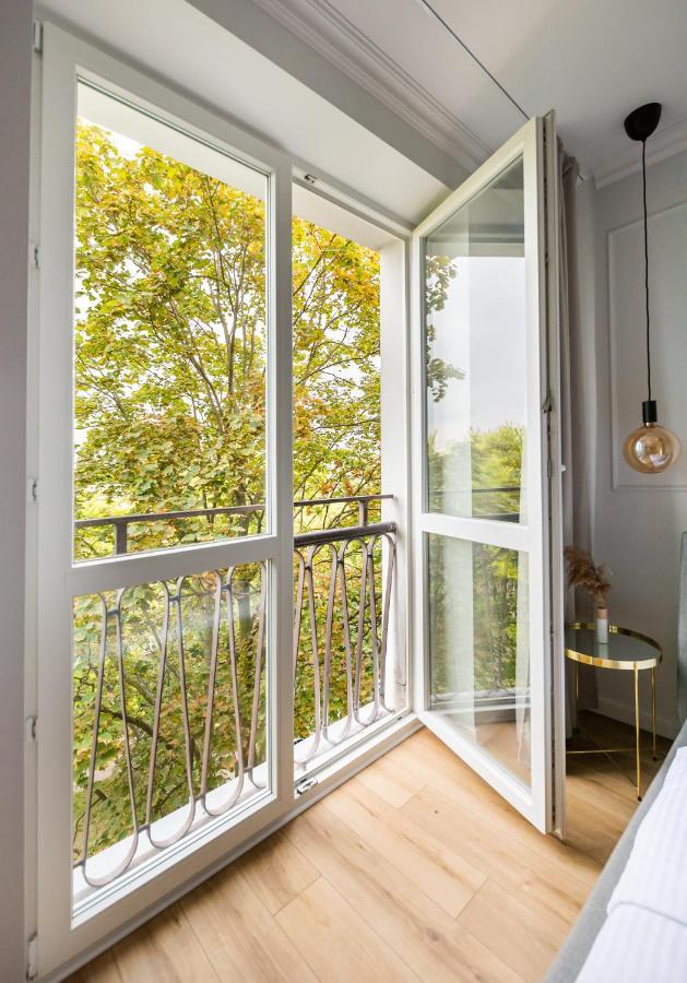 Metro Ratusz Arsenal Modern Studio Apartment Warsaw