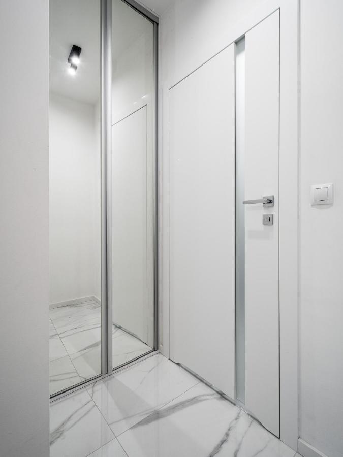 Hotel apartamentowy Your 1 Sierpnia Street Warszawa