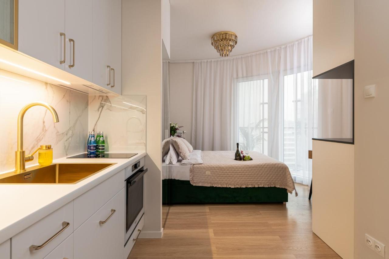 Căn hộ Luxury Design - Tower Bliska Wola Warsaw