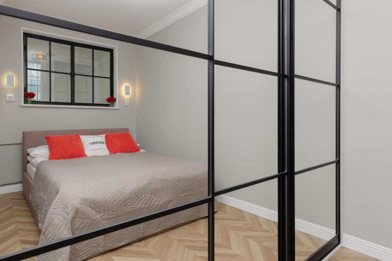Moniuszki One-bedroom By Renters